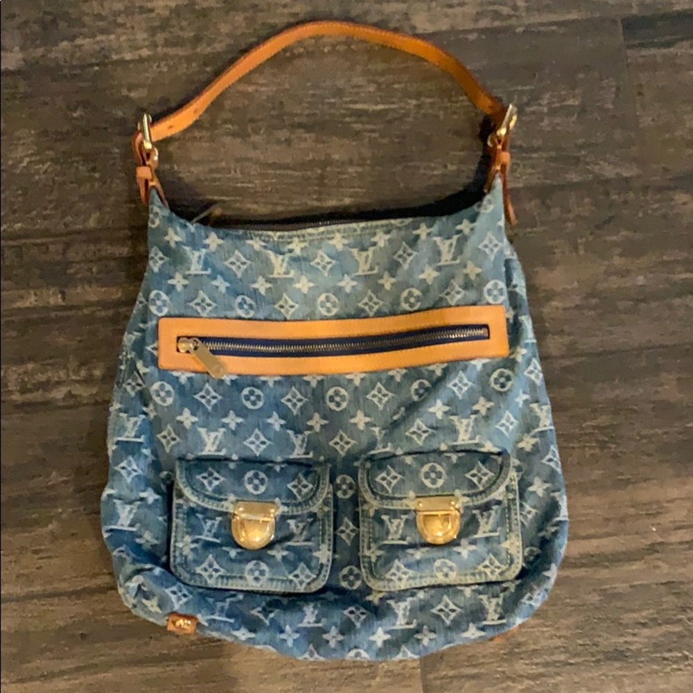 Louis Vuitton purse